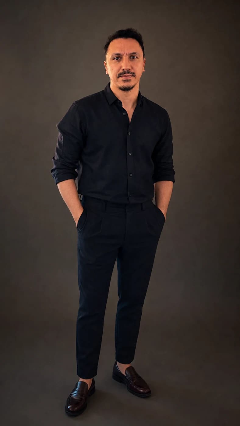 Musa Kaya — Gründer von webmeon, Solo-Webentwickler aus Graz, Studio-Portrait 2026